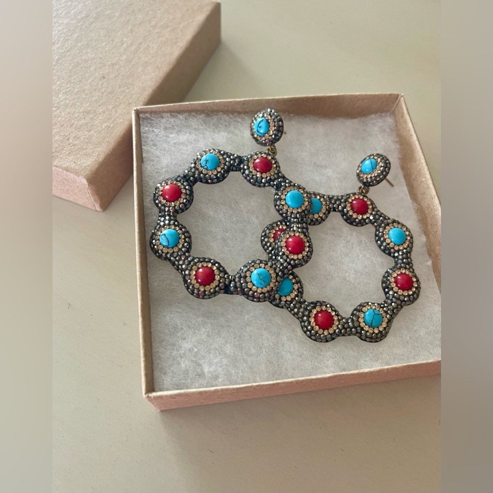 Statement earrings. Lightweight. Semiprecious stones. Italian craftsmanship.